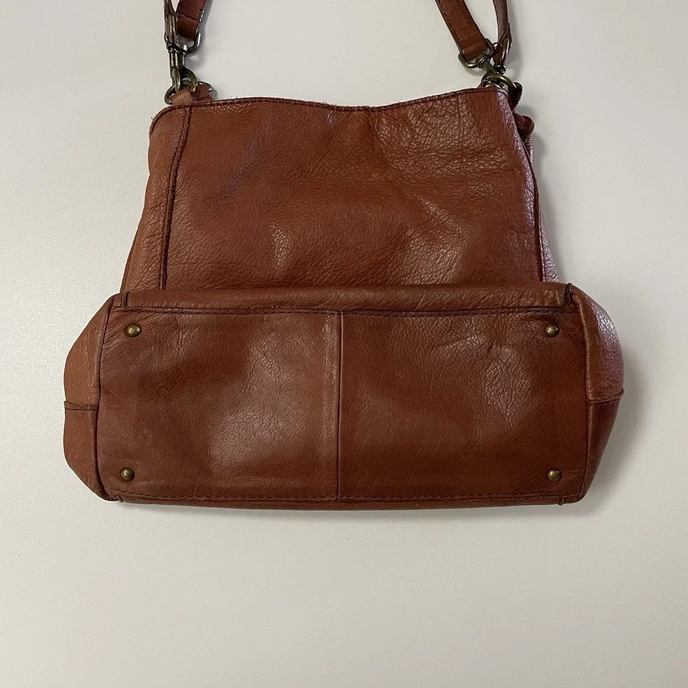 American Leather Co. Austin Cognac Brown Leather Triple Entry Bucket Bag READ B8